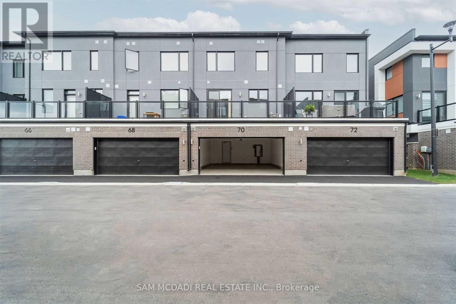 70 Huguenot Road, Oakville, Ontario  L6H 0X4 - Photo 26 - W12497882