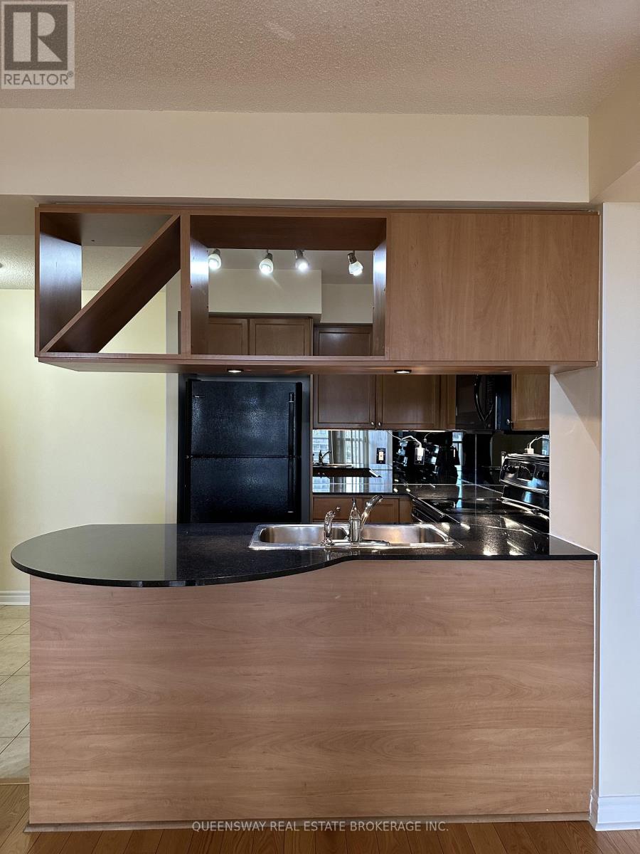 1507 - 4090 Living Arts Drive, Mississauga, Ontario  L5B 4M8 - Photo 10 - W12497930