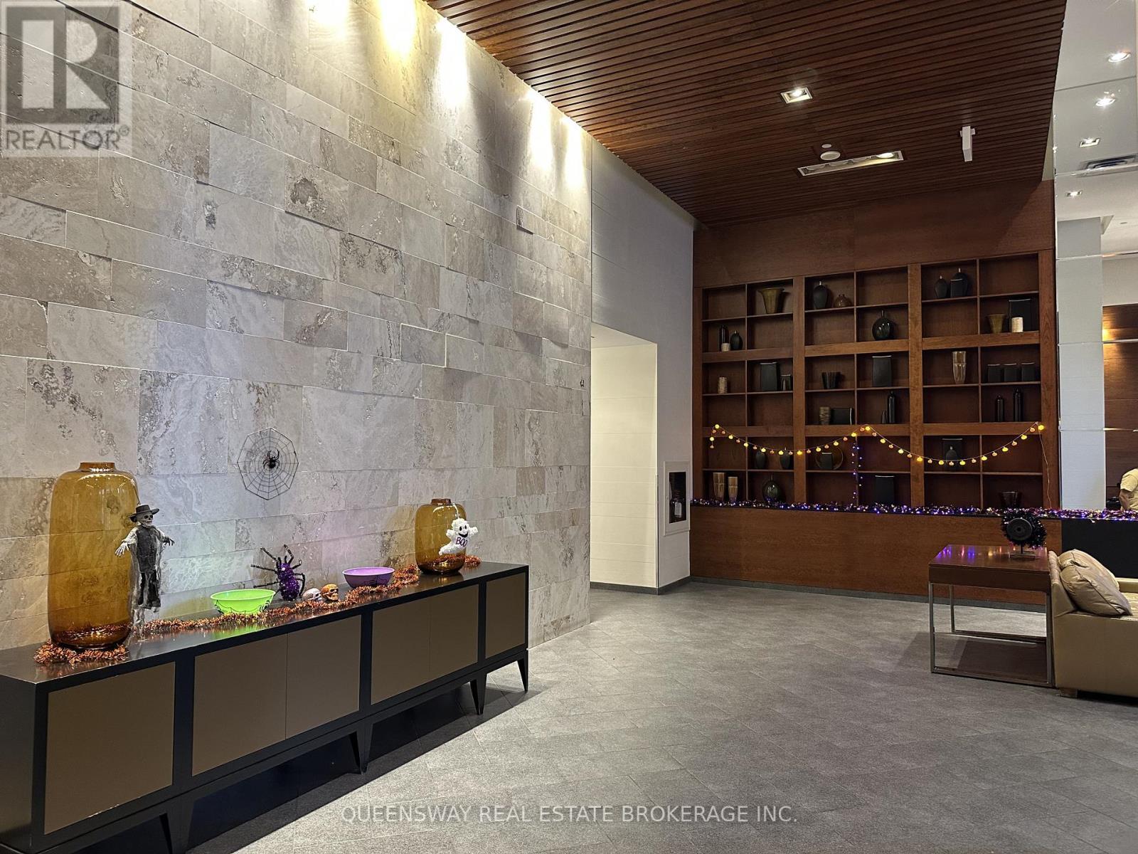 1507 - 4090 Living Arts Drive, Mississauga, Ontario  L5B 4M8 - Photo 3 - W12497930