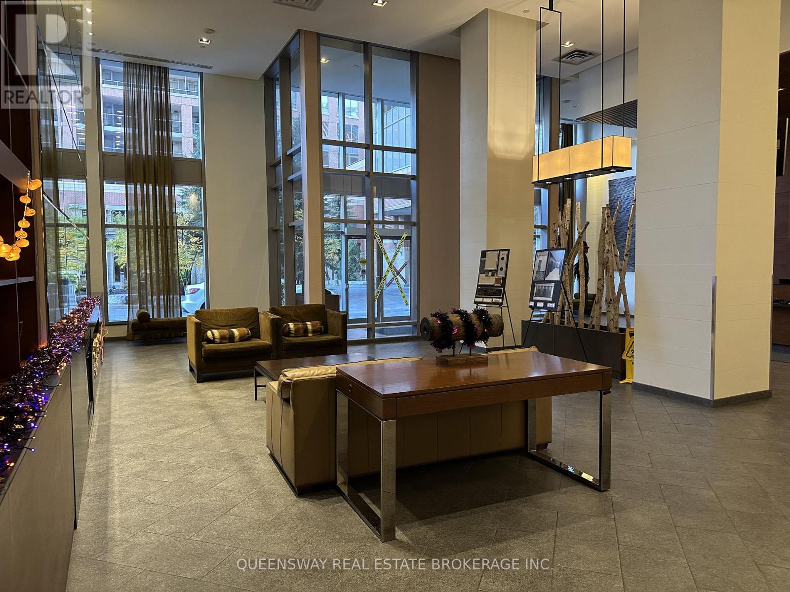 1507 - 4090 Living Arts Drive, Mississauga, Ontario  L5B 4M8 - Photo 4 - W12497930