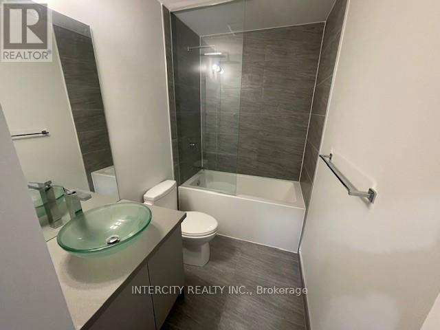 409 - 297 Oak Walk Drive, Oakville (Ro River Oaks), Ontario  L6H 6Z3 - Photo 14 - W12497934