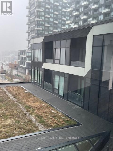 409 - 297 Oak Walk Drive, Oakville (Ro River Oaks), Ontario  L6H 6Z3 - Photo 17 - W12497934