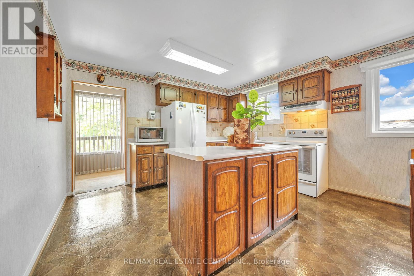 54 Braidwood Lake Road, Brampton (Heart Lake West), Ontario  L6Z 1X6 - Photo 16 - W12497950