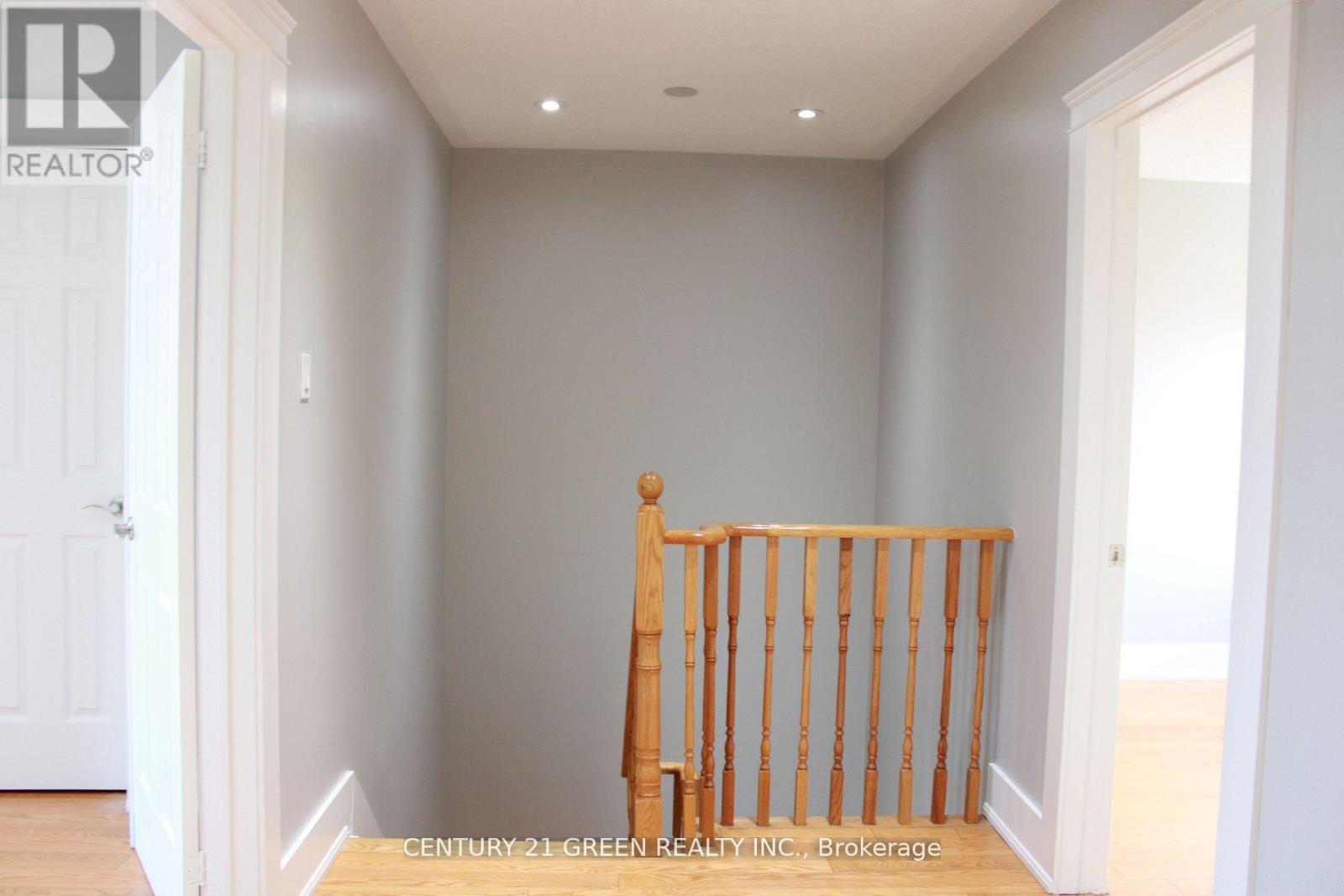 7306 Aldercrest Drive, Mississauga, Ontario  L5N 7T3 - Photo 10 - W12497992