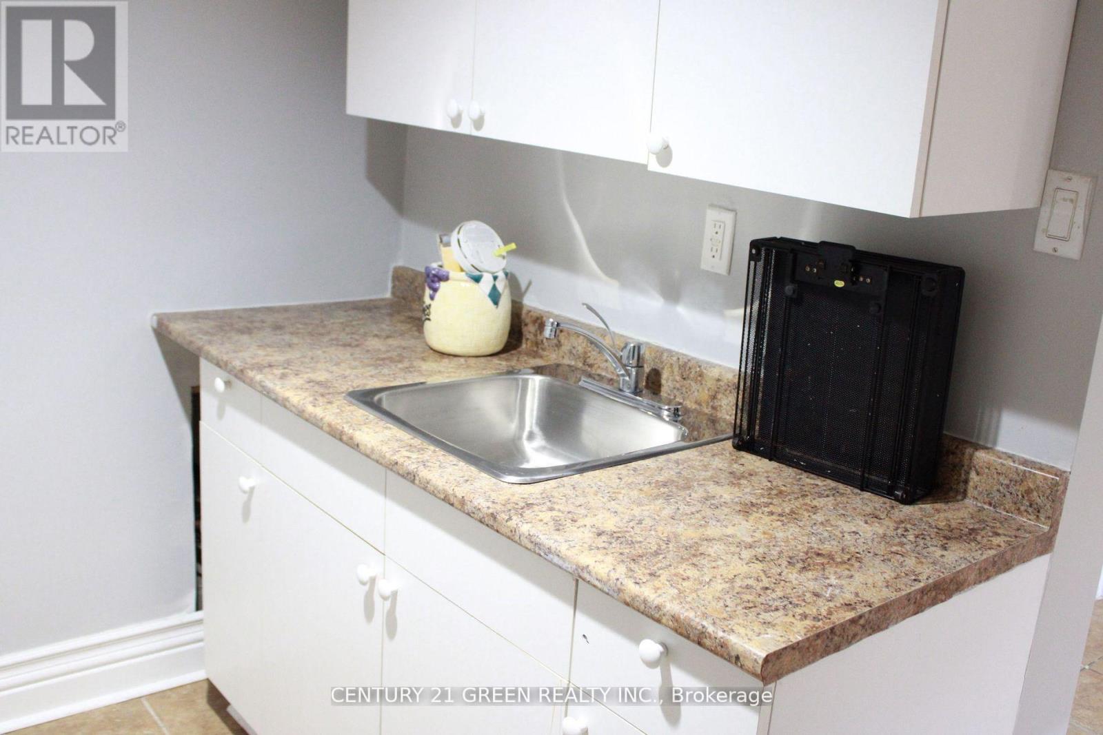 7306 Aldercrest Drive, Mississauga, Ontario  L5N 7T3 - Photo 29 - W12497992