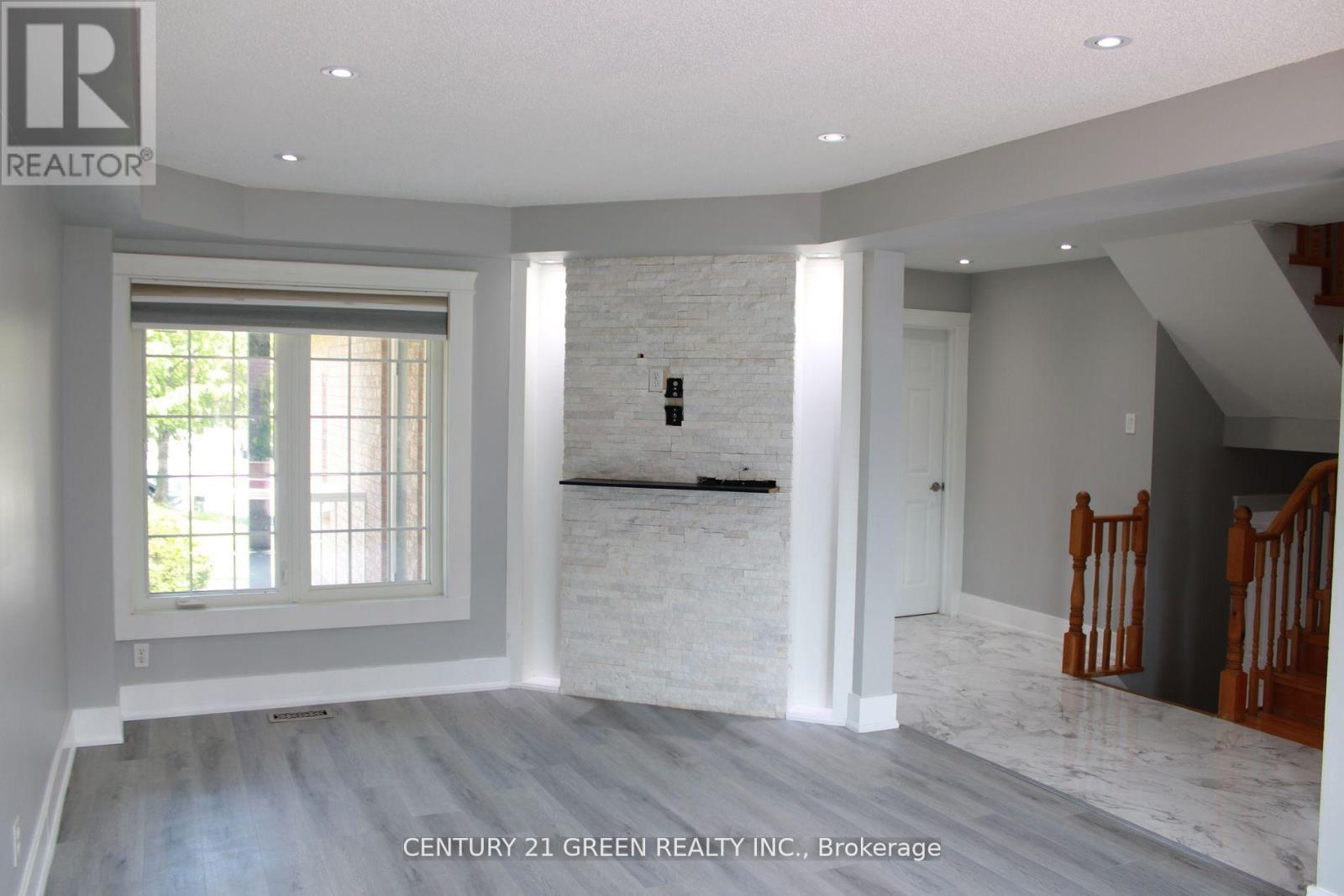 7306 Aldercrest Drive, Mississauga, Ontario  L5N 7T3 - Photo 5 - W12497992