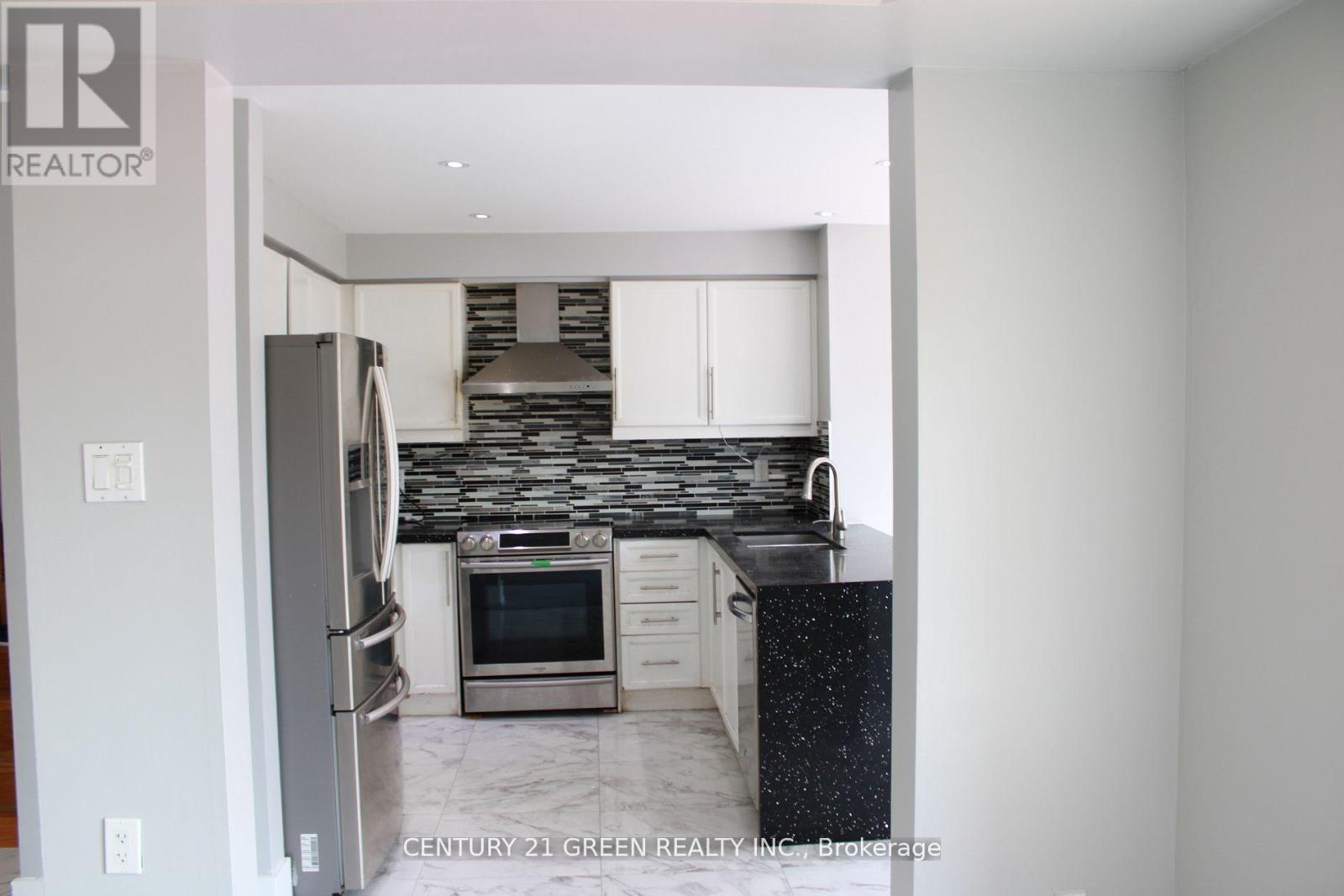 7306 Aldercrest Drive, Mississauga, Ontario  L5N 7T3 - Photo 6 - W12497992