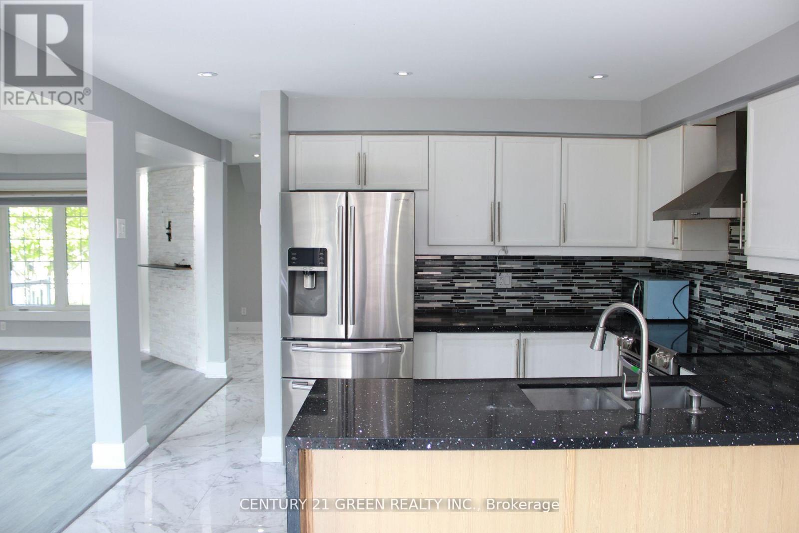 7306 Aldercrest Drive, Mississauga, Ontario  L5N 7T3 - Photo 8 - W12497992