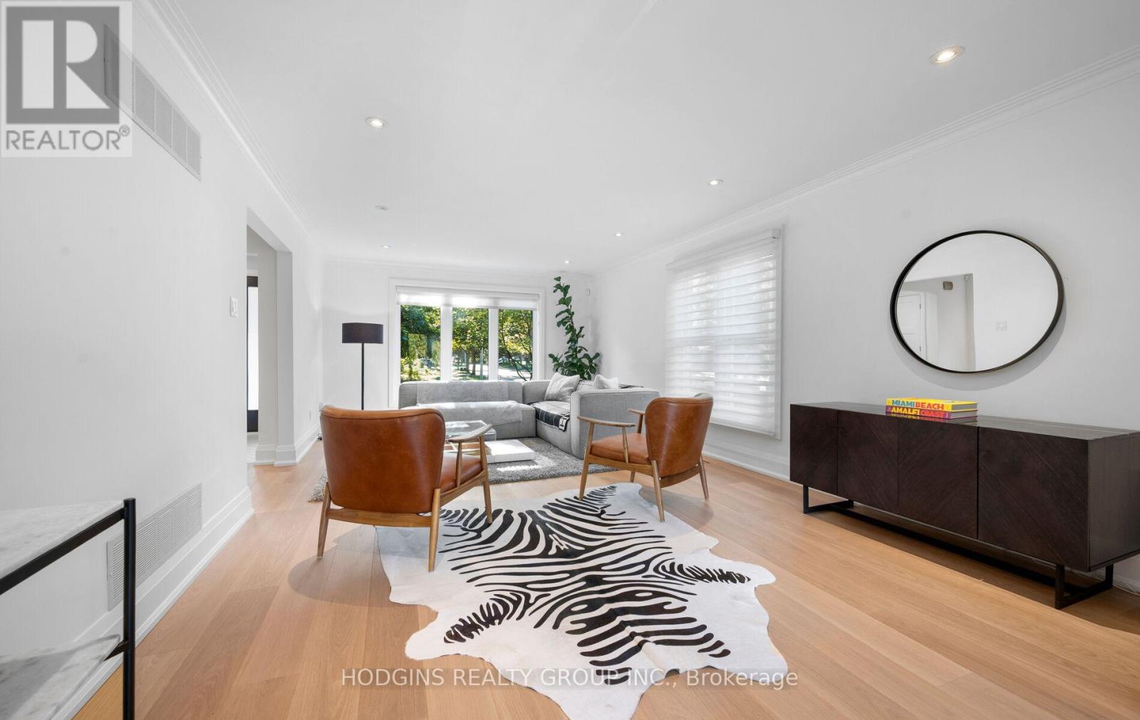 1726 Sherwood Forrest Circle, Mississauga, Ontario  L5K 2H6 - Photo 11 - W12498002