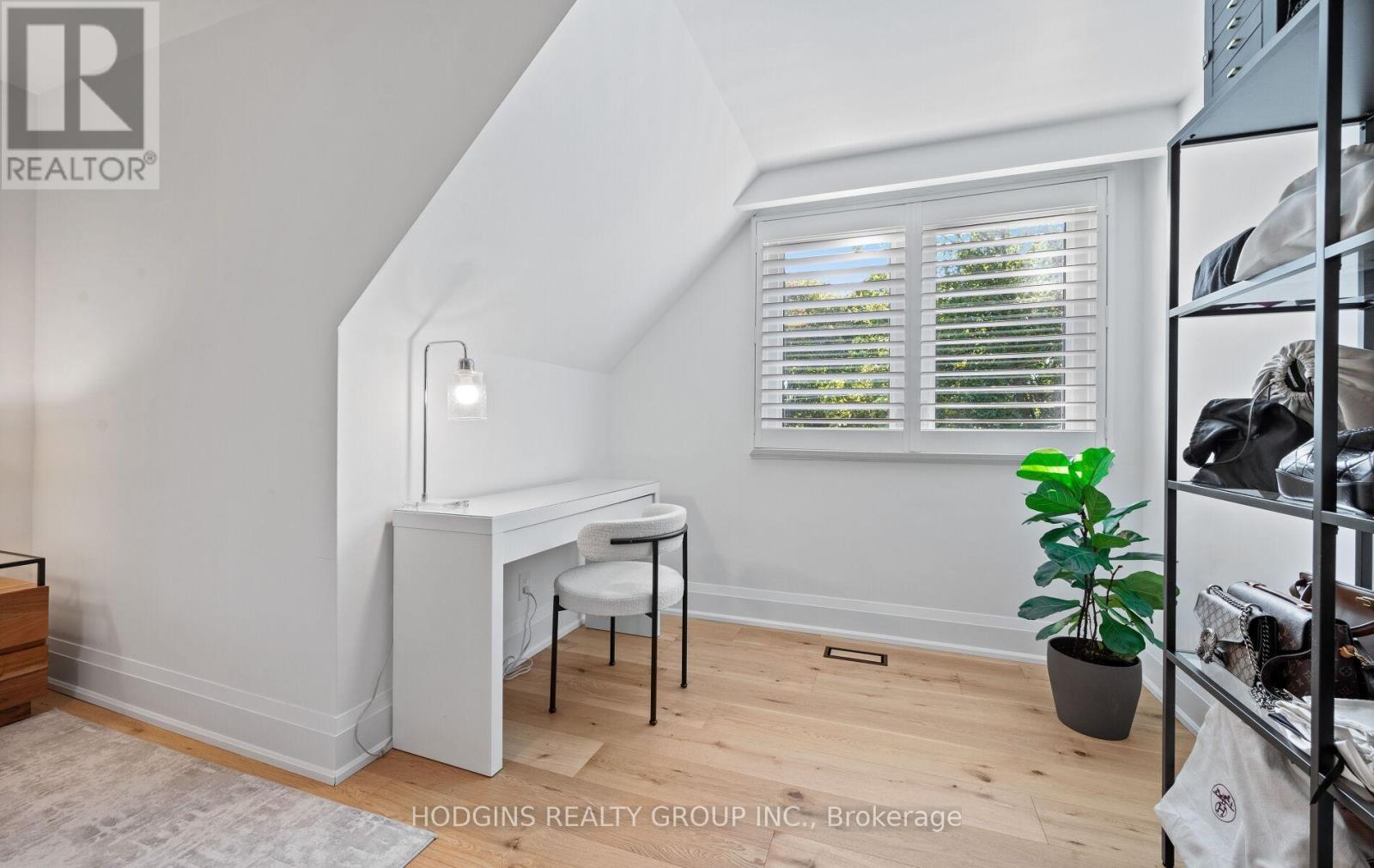 1726 Sherwood Forrest Circle, Mississauga, Ontario  L5K 2H6 - Photo 27 - W12498002