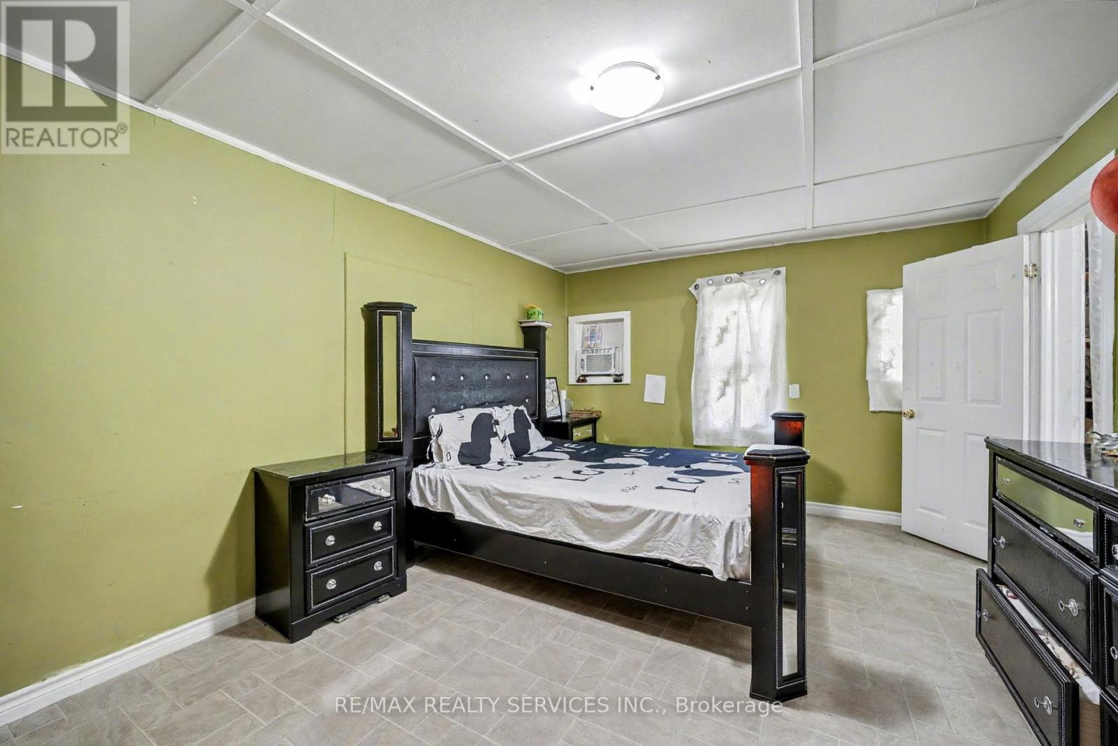 11889 Fourth Line, Halton Hills, Ontario  L7J 2M1 - Photo 16 - W12498012