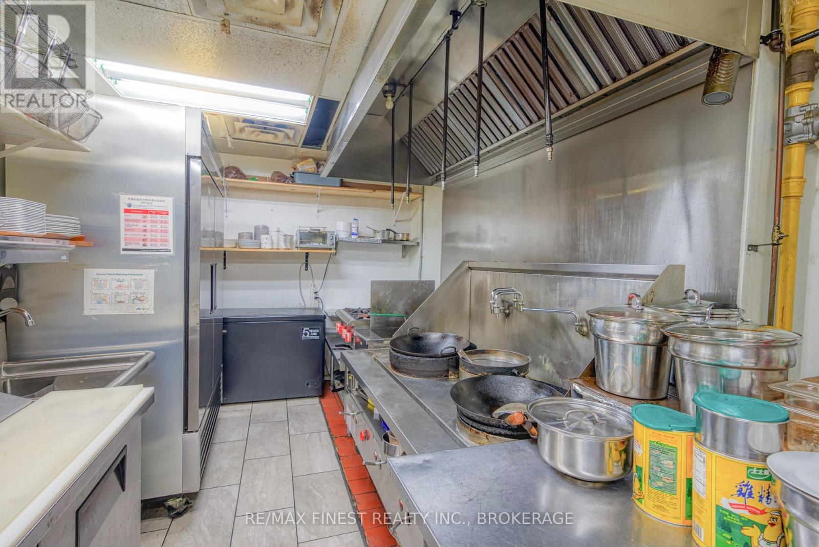 160 Princess Street, Kingston (East Of Sir John A. Blvd), Ontario  K7L 3G5 - Photo 10 - X12492786