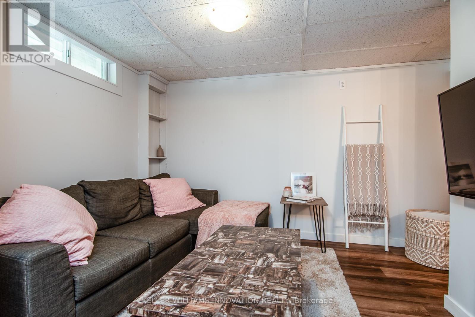 8 Pickwick Place, Guelph (Willow West/sugarbush/west Acres), Ontario  N1H 7V8 - Photo 43 - X12435075