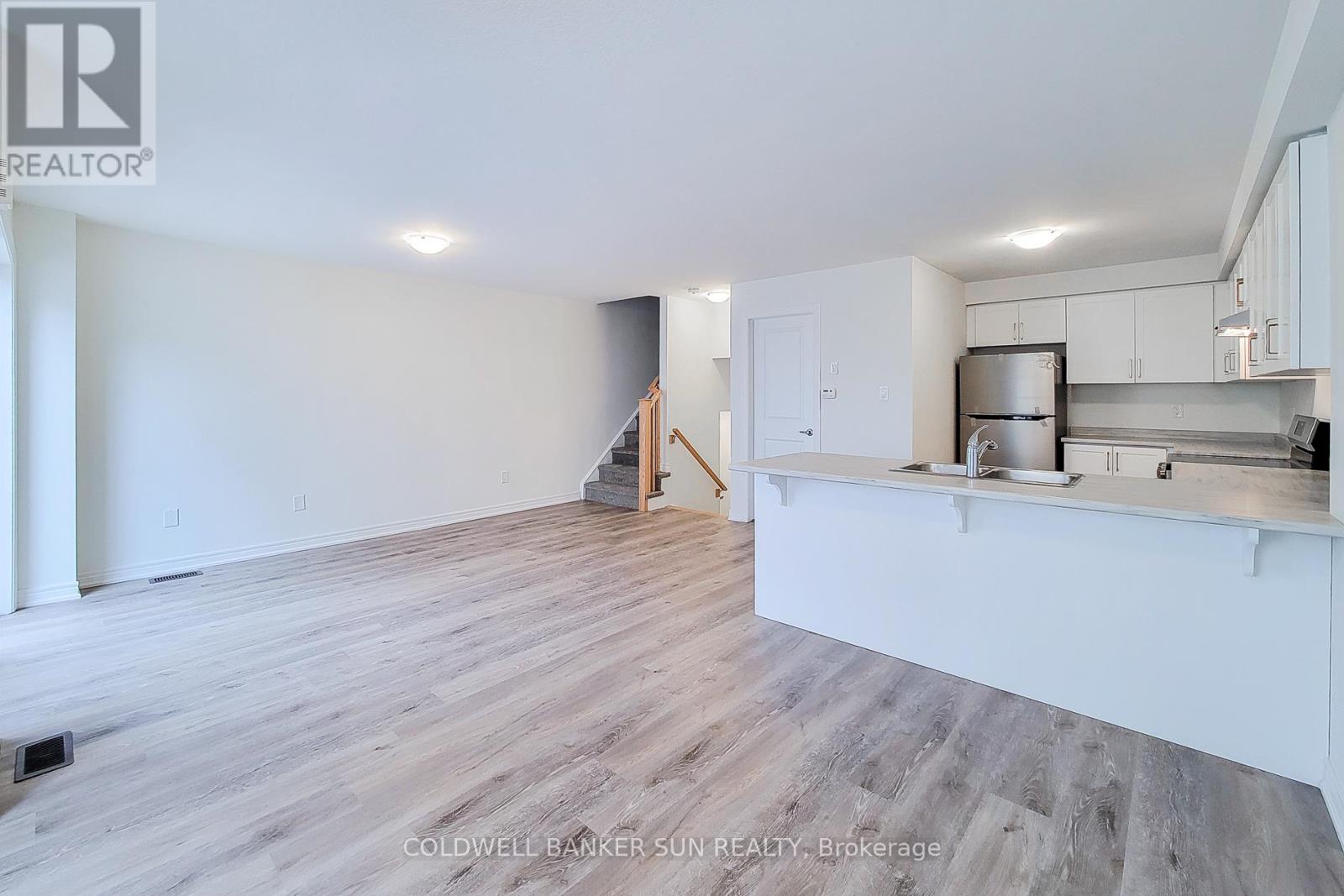 7 Roxanne Drive, Hamilton, Ontario  L8H 1L9 - Photo 13 - X12497252