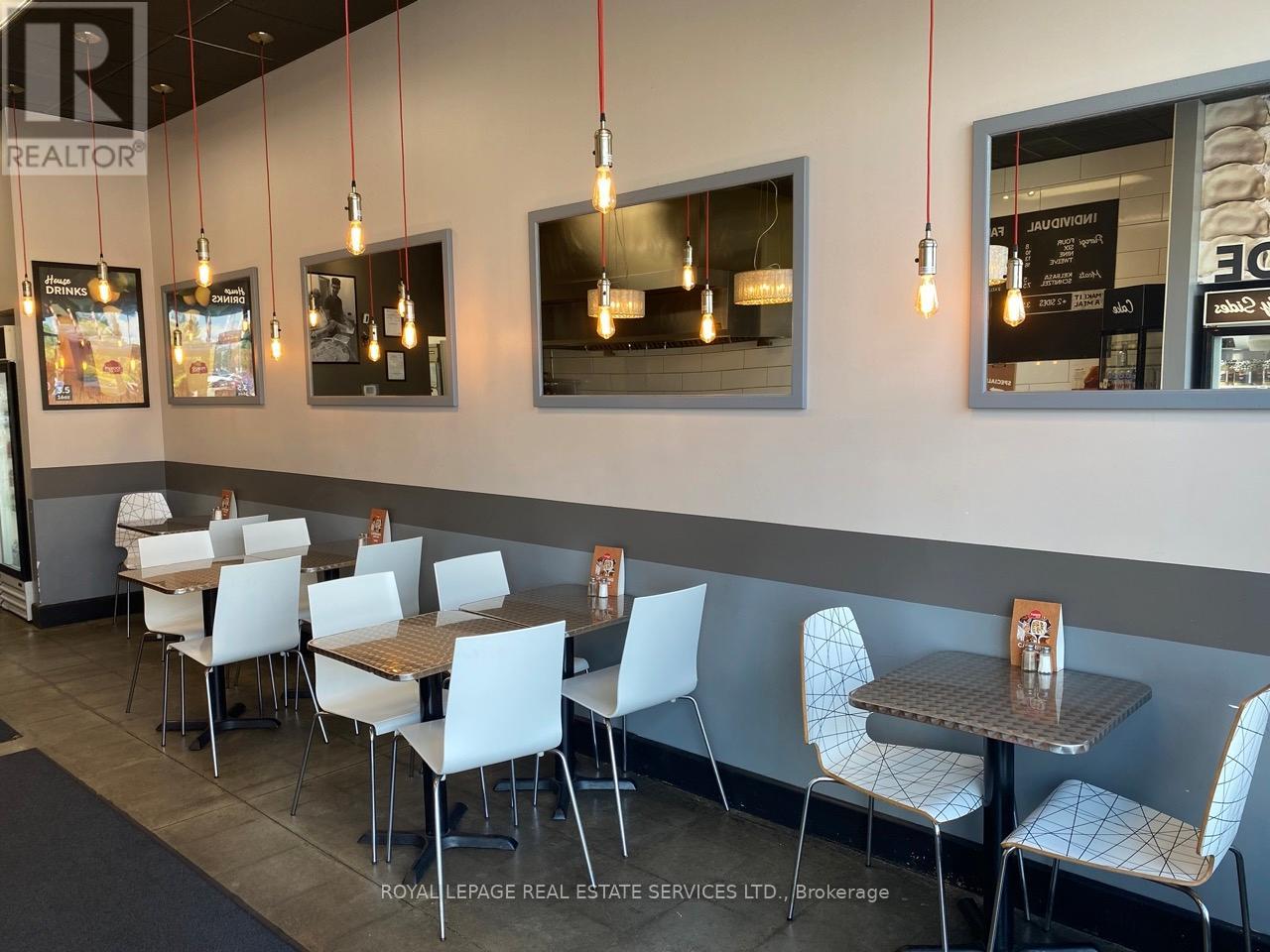 4336 King Street E, Kitchener, Ontario  N2P 3W6 - Photo 2 - X12497288