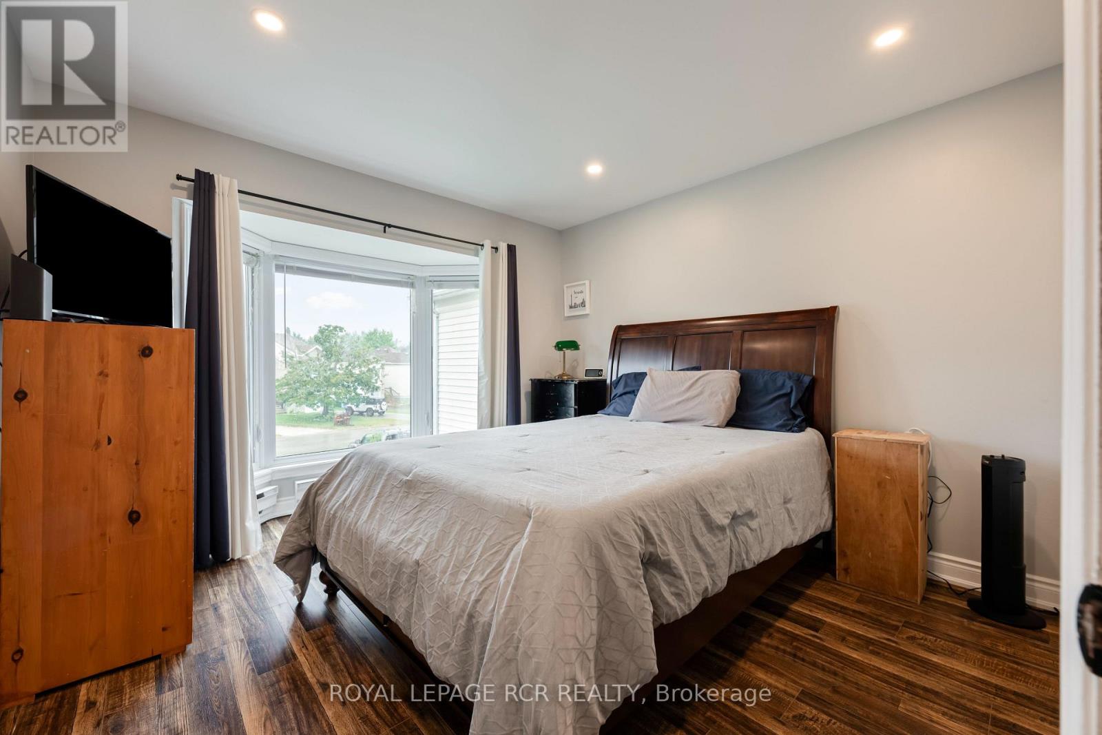 310 Shelburne Place, Shelburne, Ontario  L9V 3A9 - Photo 10 - X12497326