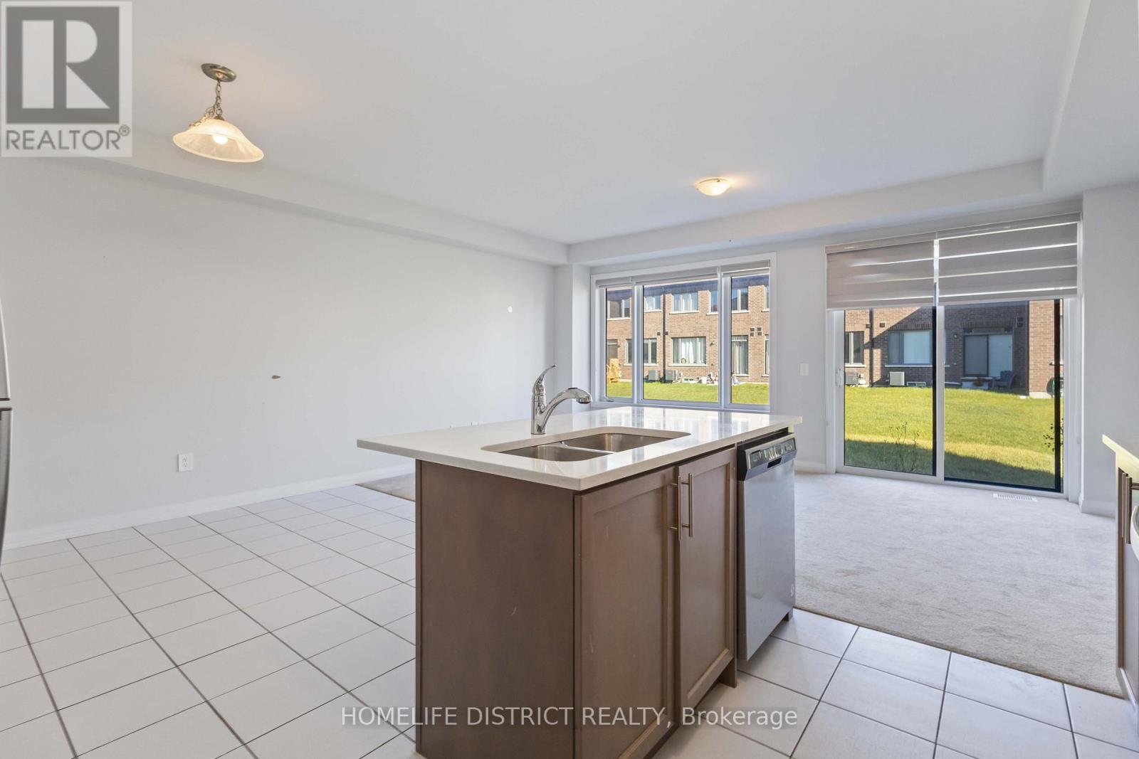 34 Keenan Street, Kawartha Lakes, Ontario  K9V 6C2 - Photo 12 - X12497370