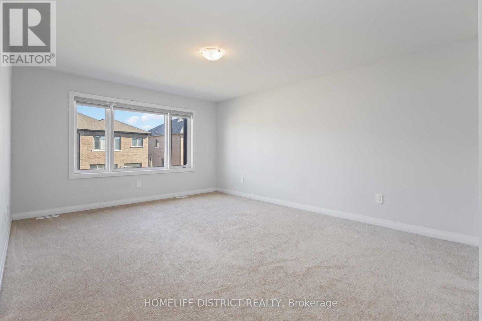 34 Keenan Street, Kawartha Lakes, Ontario  K9V 6C2 - Photo 19 - X12497370