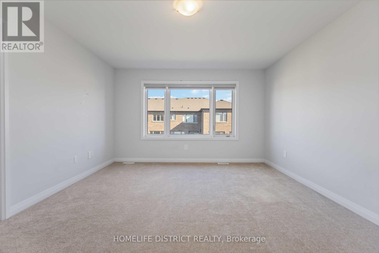 34 Keenan Street, Kawartha Lakes, Ontario  K9V 6C2 - Photo 21 - X12497370