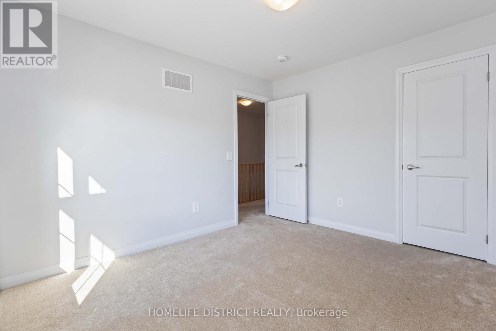 34 Keenan Street, Kawartha Lakes, Ontario  K9V 6C2 - Photo 28 - X12497370