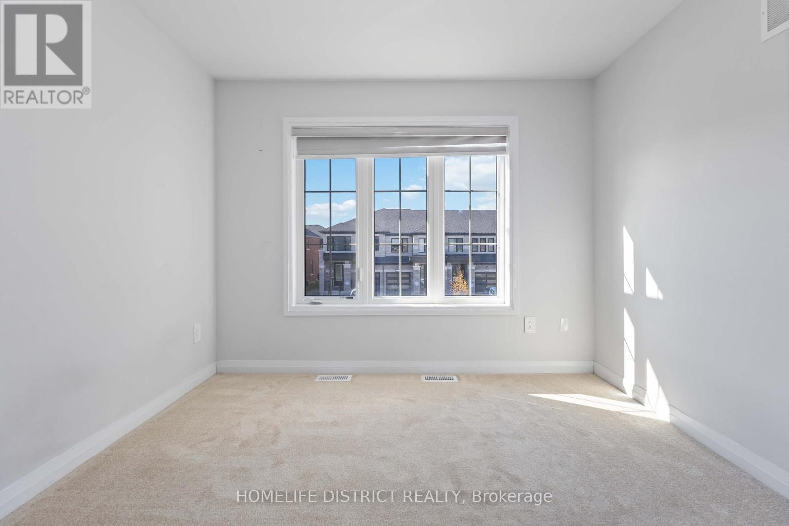 34 Keenan Street, Kawartha Lakes, Ontario  K9V 6C2 - Photo 29 - X12497370