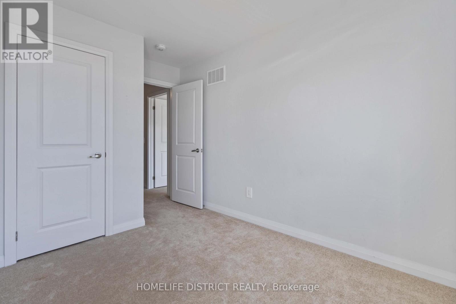 34 Keenan Street, Kawartha Lakes, Ontario  K9V 6C2 - Photo 31 - X12497370