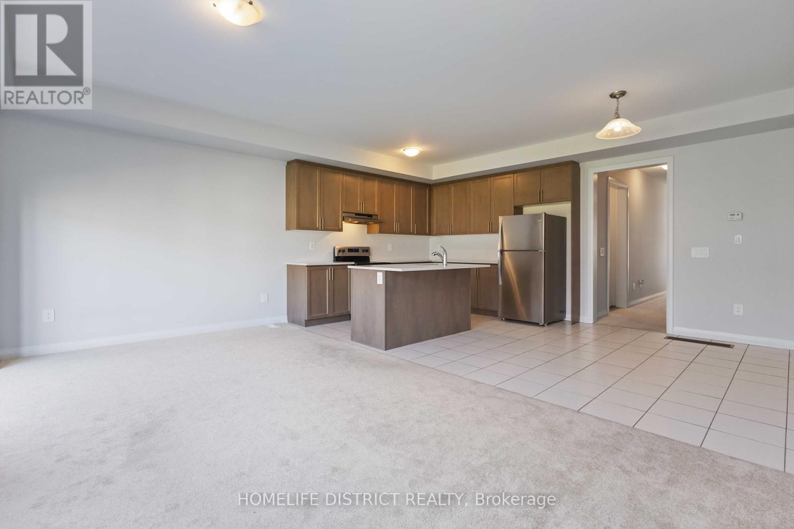 34 Keenan Street, Kawartha Lakes, Ontario  K9V 6C2 - Photo 5 - X12497370