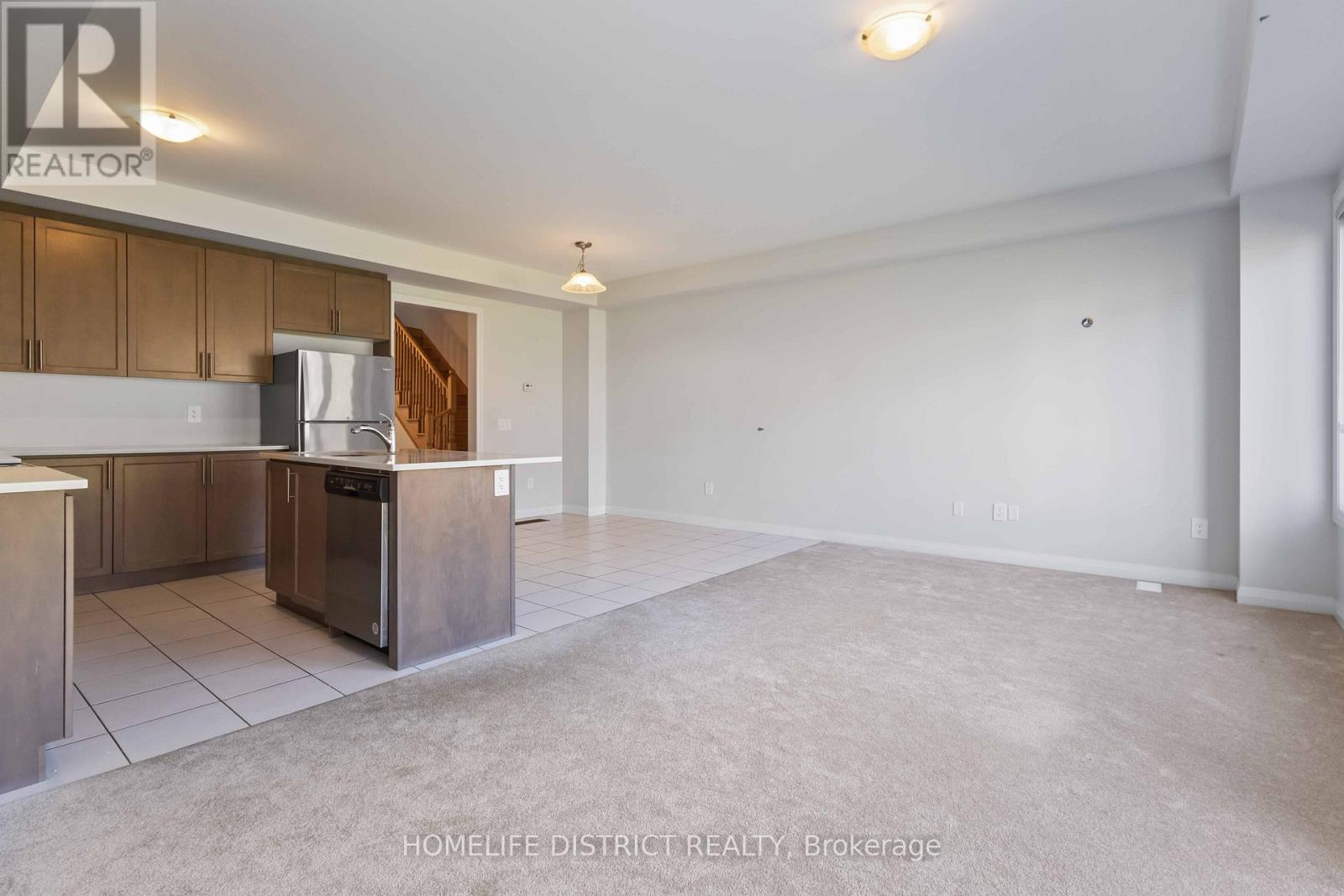 34 Keenan Street, Kawartha Lakes, Ontario  K9V 6C2 - Photo 6 - X12497370