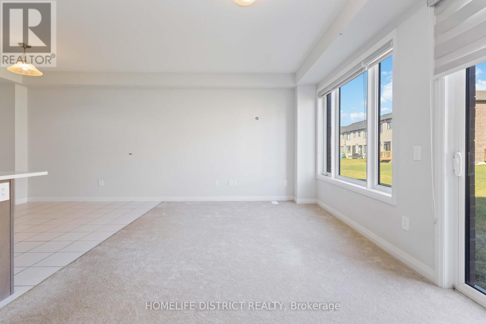 34 Keenan Street, Kawartha Lakes, Ontario  K9V 6C2 - Photo 7 - X12497370