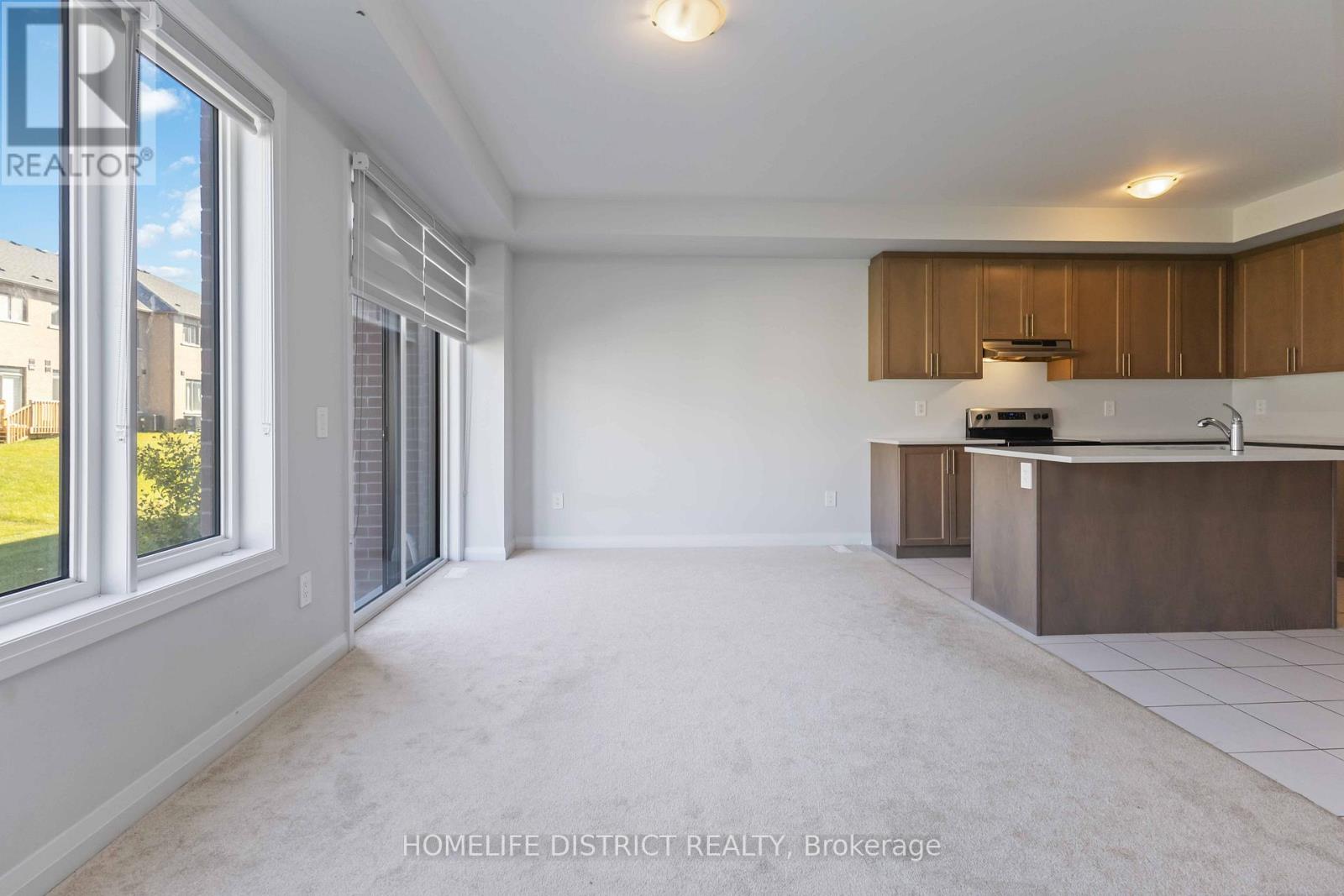 34 Keenan Street, Kawartha Lakes, Ontario  K9V 6C2 - Photo 8 - X12497370