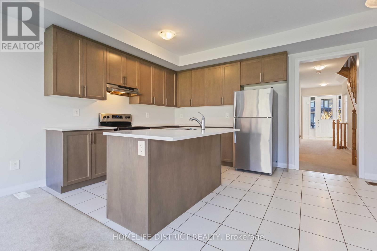 34 Keenan Street, Kawartha Lakes, Ontario  K9V 6C2 - Photo 9 - X12497370