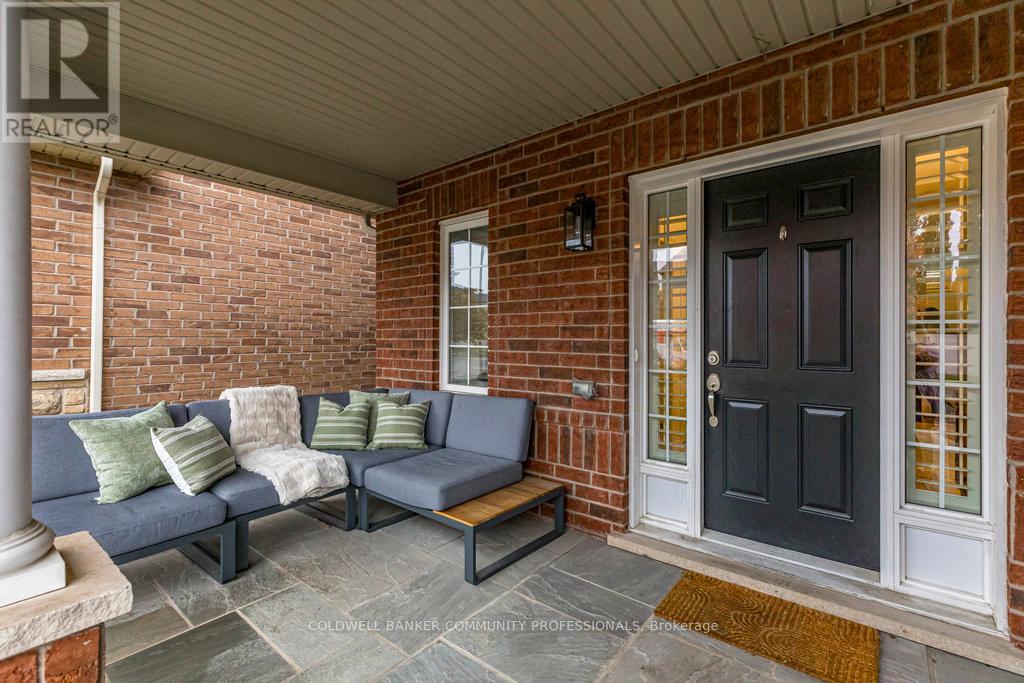 142 Painter Terrace, Hamilton, Ontario  L8B 0V9 - Photo 2 - X12497400