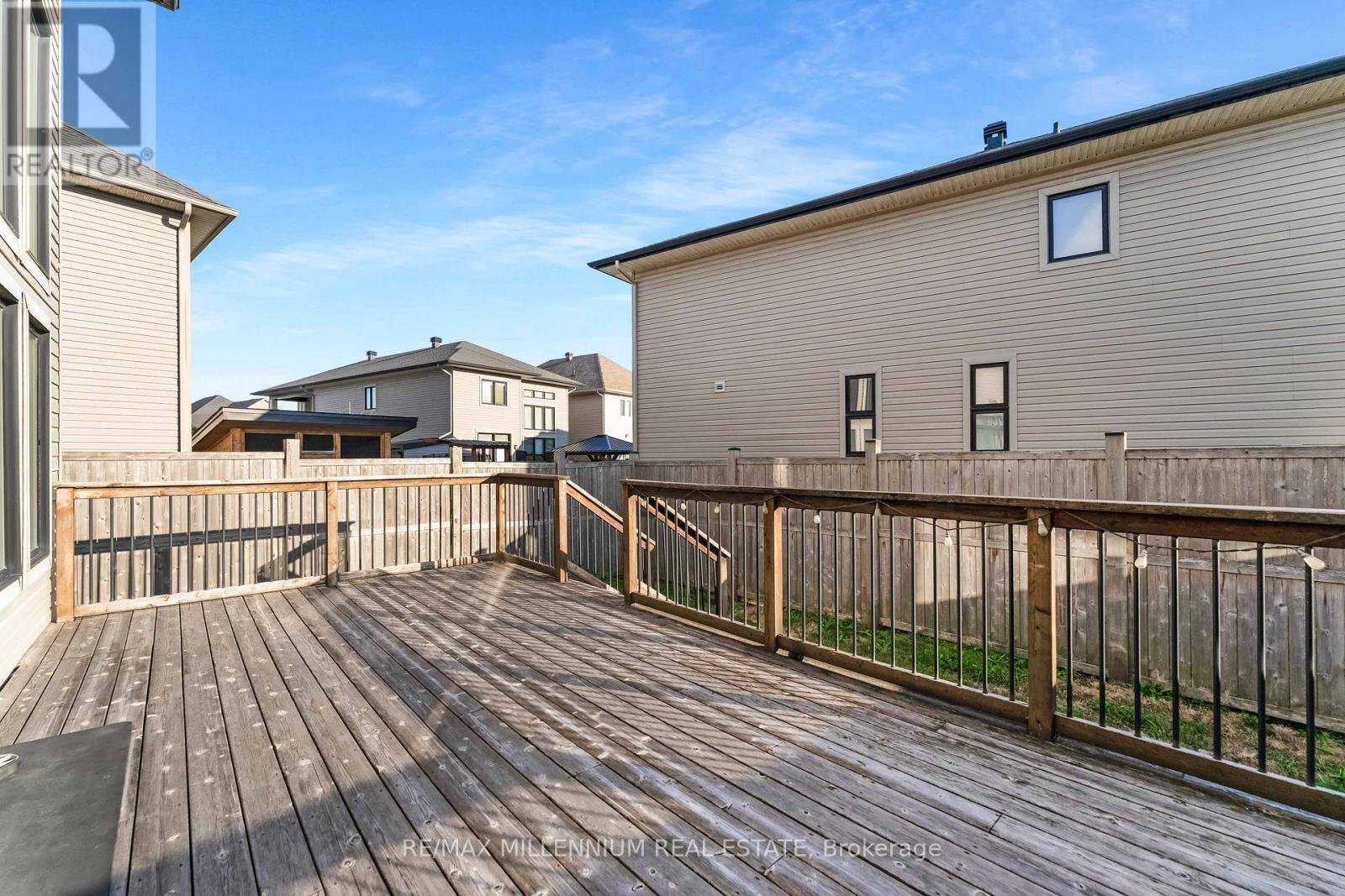 327 Ballinville Circle, Ottawa, Ontario  K4M 0E2 - Photo 8 - X12497494