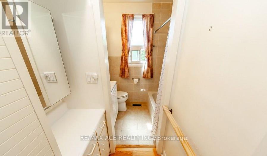 Main - 61 Lord Roberts Drive, Toronto, Ontario  M1K 3W1 - Photo 2 - E12498036