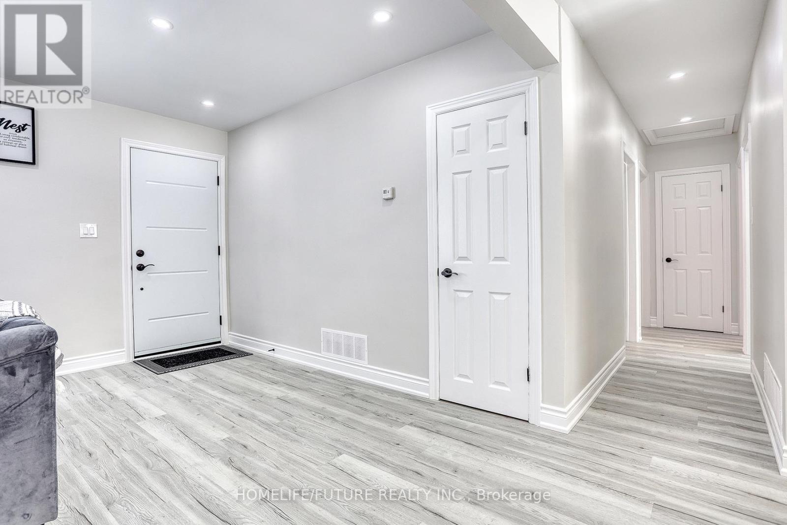 602 Finucane Street, Oshawa, Ontario  L1J 5L6 - Photo 4 - E12498044