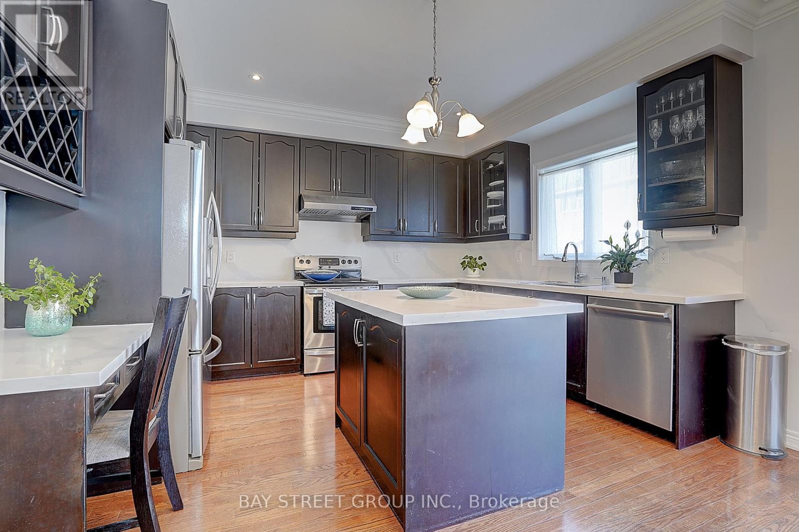 90 Gable Avenue N, Markham (Berczy), Ontario  L6C 2W6 - Photo 18 - N12498056