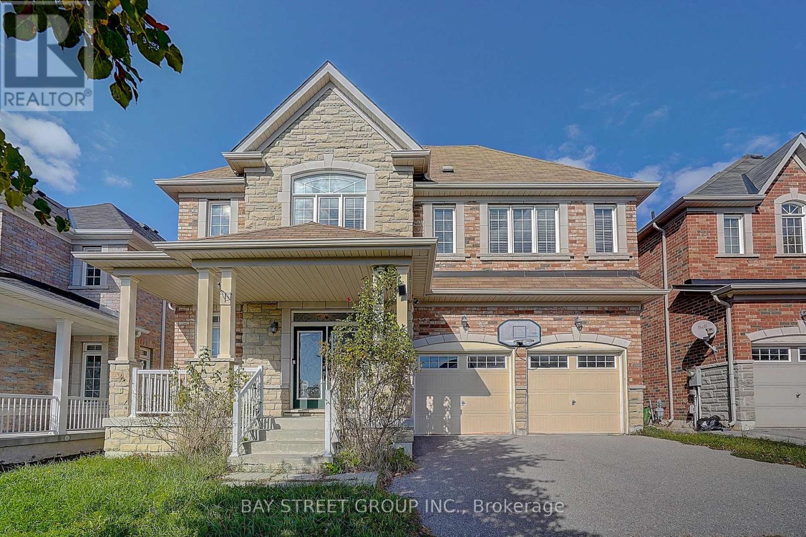 90 Gable Avenue N, Markham (Berczy), Ontario  L6C 2W6 - Photo 2 - N12498056