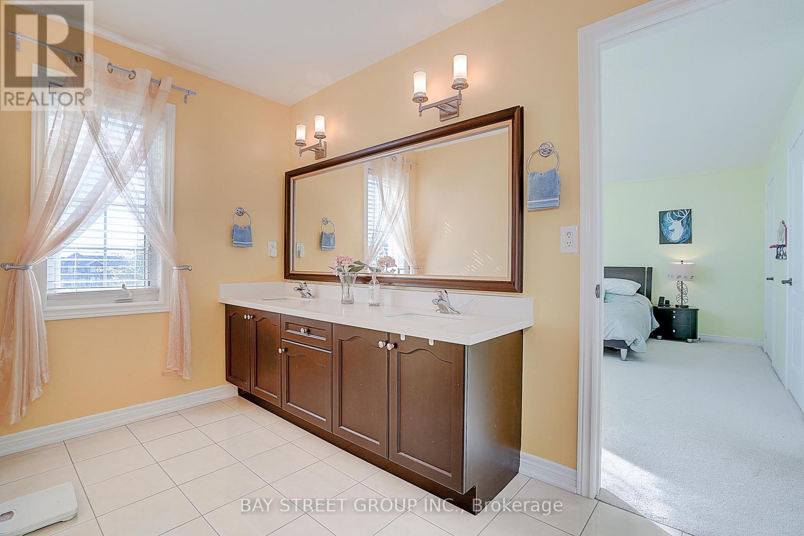 90 Gable Avenue N, Markham (Berczy), Ontario  L6C 2W6 - Photo 28 - N12498056