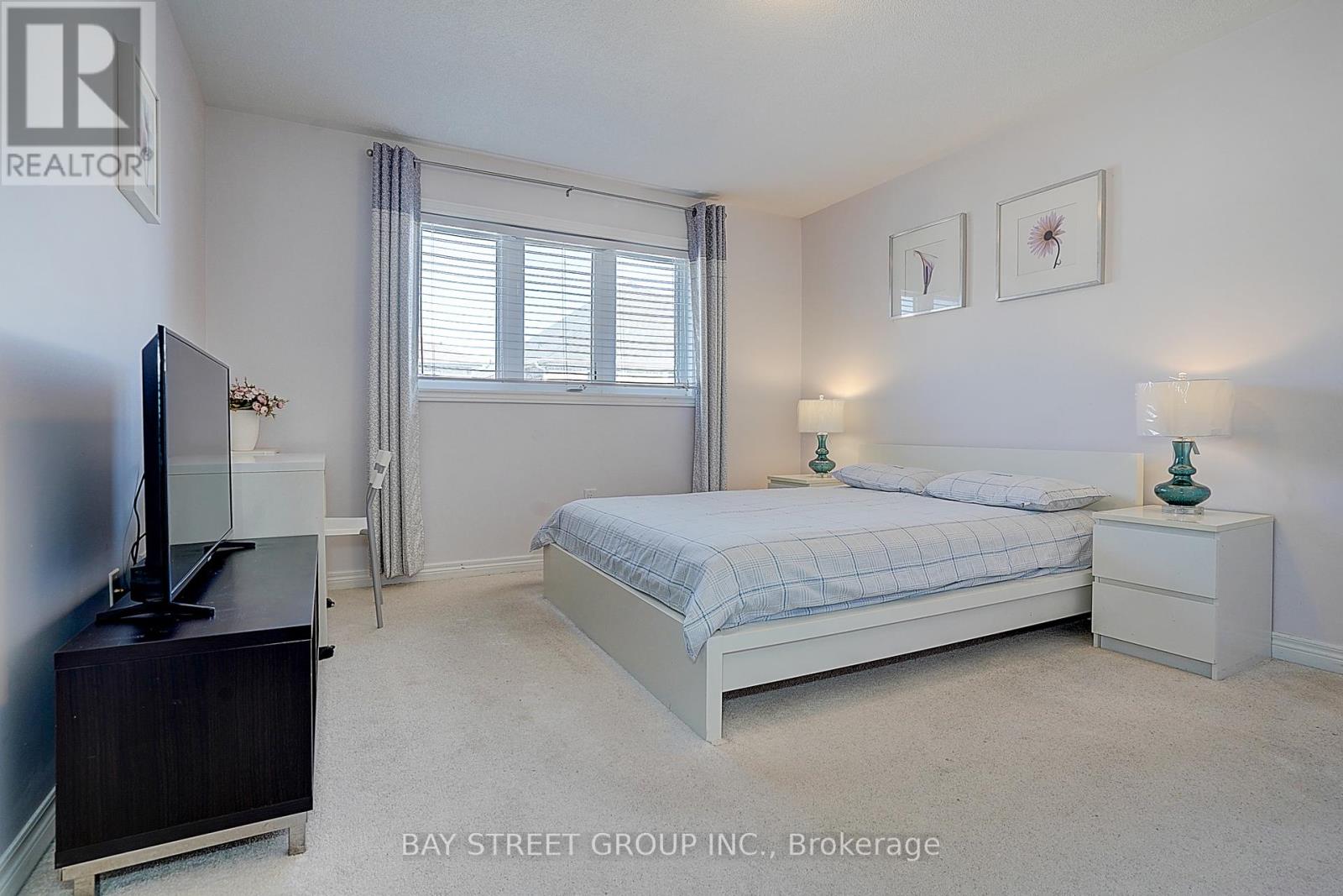 90 Gable Avenue N, Markham (Berczy), Ontario  L6C 2W6 - Photo 33 - N12498056