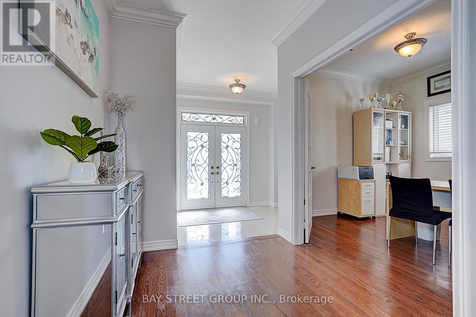 90 Gable Avenue N, Markham (Berczy), Ontario  L6C 2W6 - Photo 6 - N12498056