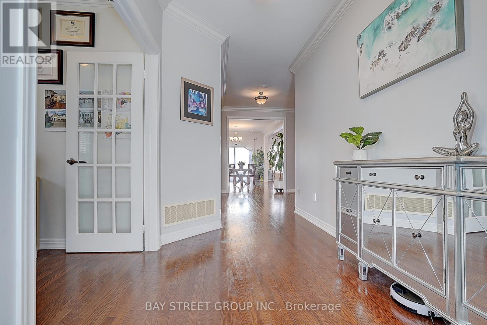 90 Gable Avenue N, Markham (Berczy), Ontario  L6C 2W6 - Photo 7 - N12498056