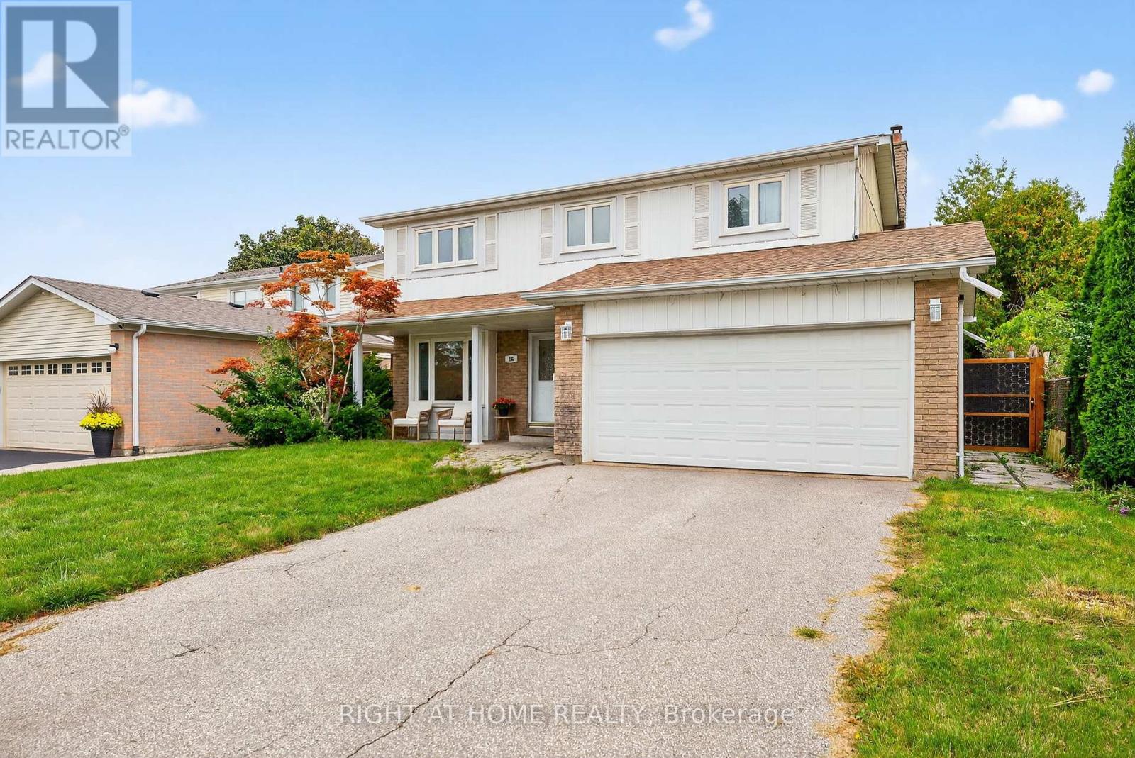16 Mayvern Crescent, Richmond Hill (North Richvale), Ontario  L4C 5J4 - Photo 2 - N12498064