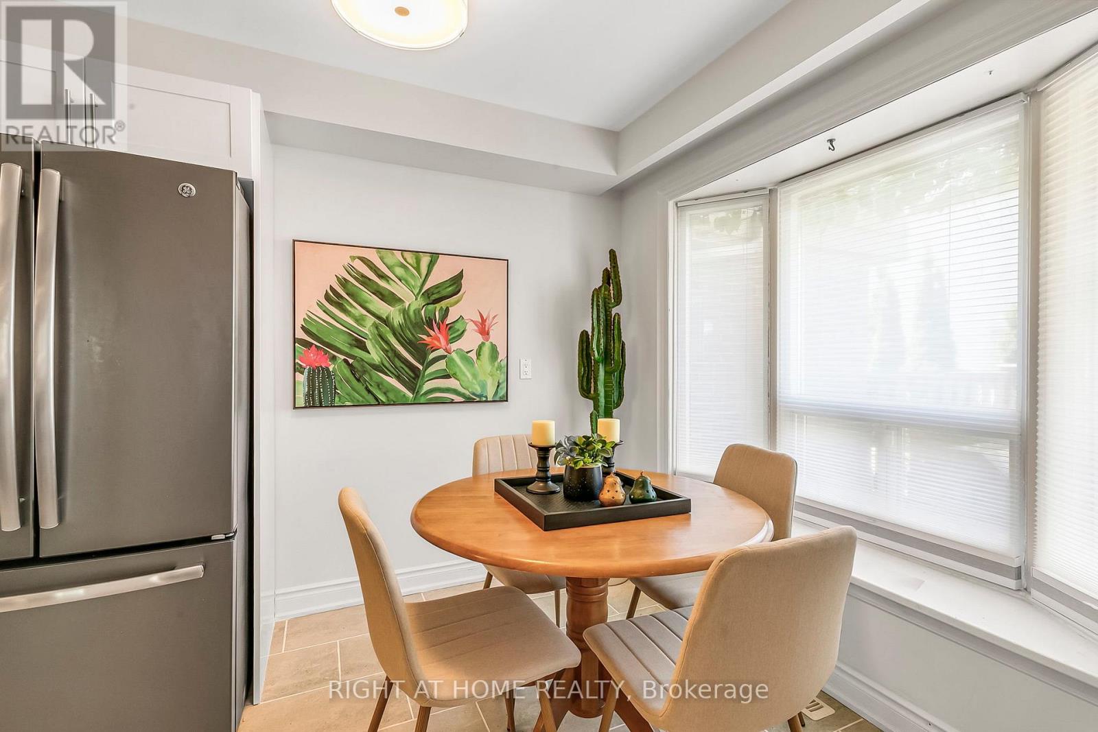 25 Castle Rock Drive, Richmond Hill (North Richvale), Ontario  L4C 5A3 - Photo 15 - N12498076