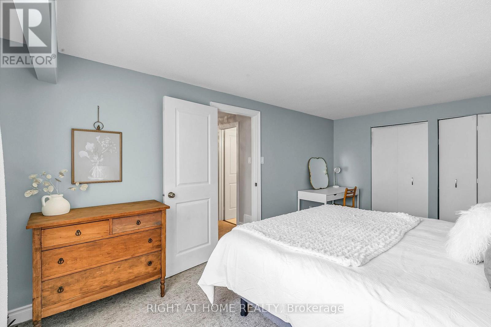 25 Castle Rock Drive, Richmond Hill (North Richvale), Ontario  L4C 5A3 - Photo 18 - N12498076