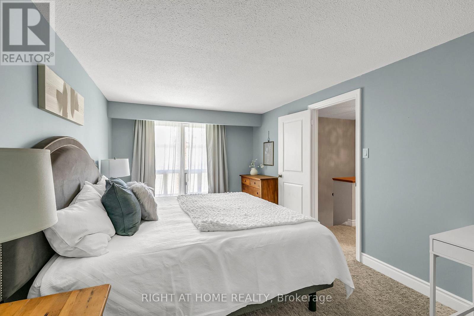 25 Castle Rock Drive, Richmond Hill (North Richvale), Ontario  L4C 5A3 - Photo 20 - N12498076