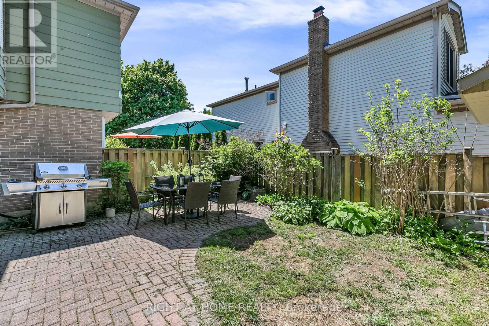 25 Castle Rock Drive, Richmond Hill (North Richvale), Ontario  L4C 5A3 - Photo 32 - N12498076