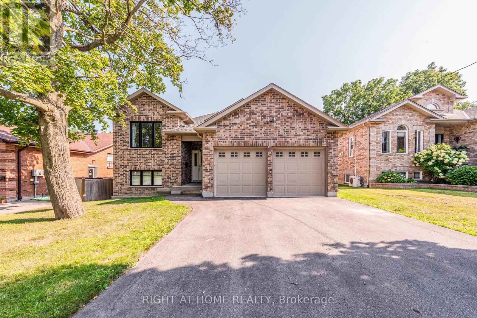 11 OTTAWAY AVENUE, barrie (wellington), Ontario