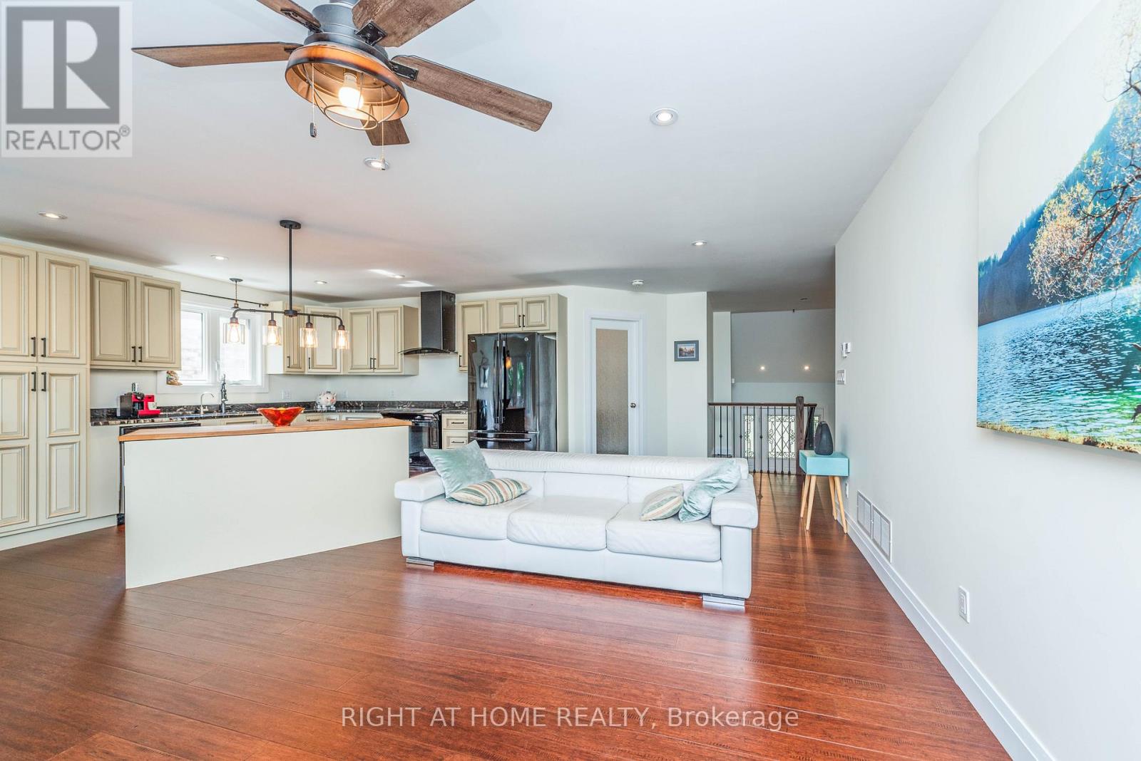 11 Ottaway Avenue, Barrie (Wellington), Ontario  L4M 2W6 - Photo 11 - S12498048