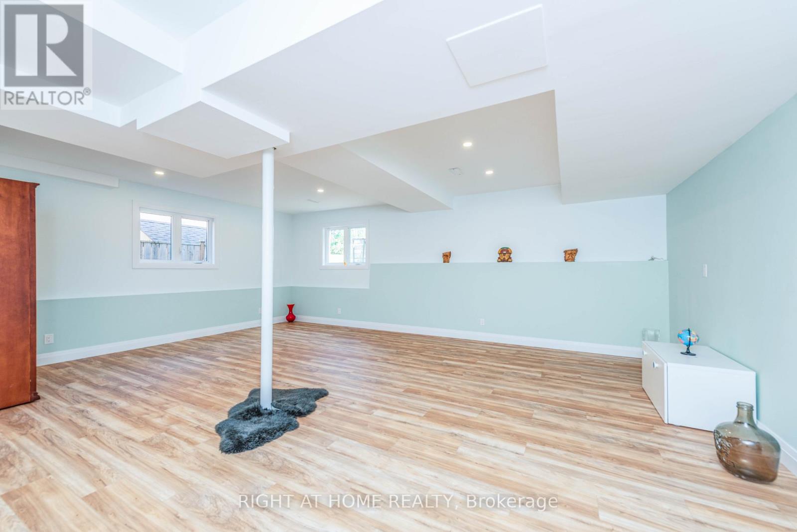 11 Ottaway Avenue, Barrie (Wellington), Ontario  L4M 2W6 - Photo 33 - S12498048