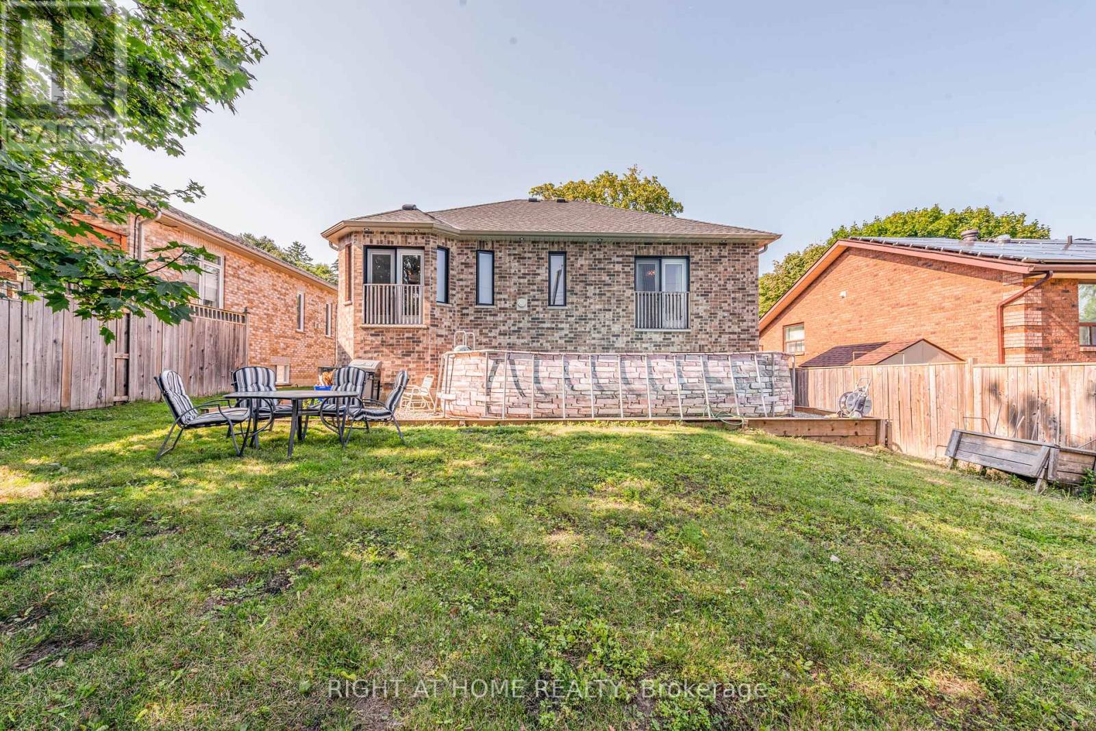 11 Ottaway Avenue, Barrie (Wellington), Ontario  L4M 2W6 - Photo 49 - S12498048